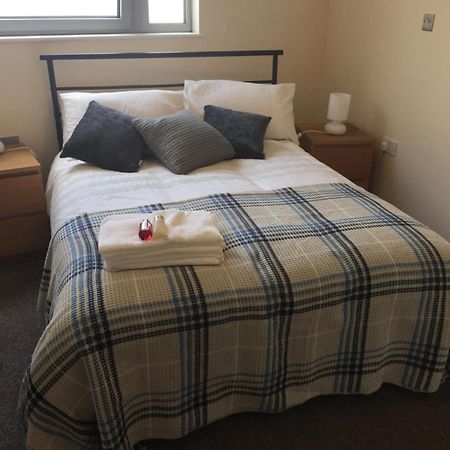 Sky Night Serviced Apartments Cardiff Buitenkant foto