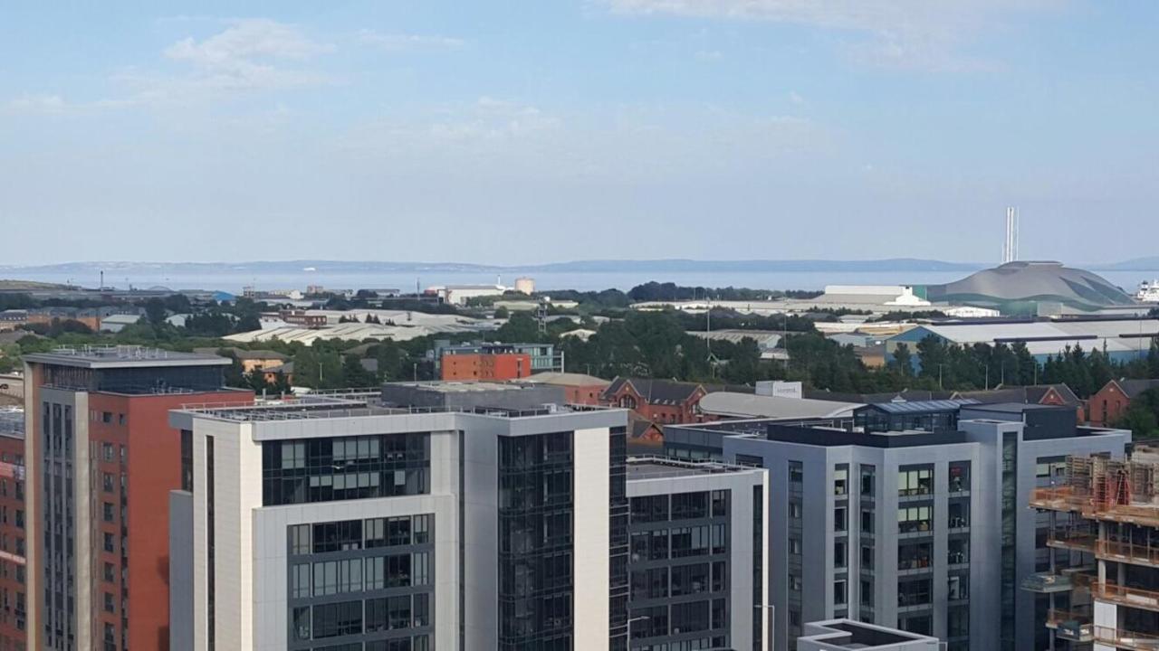 Sky Night Serviced Apartments Cardiff Buitenkant foto