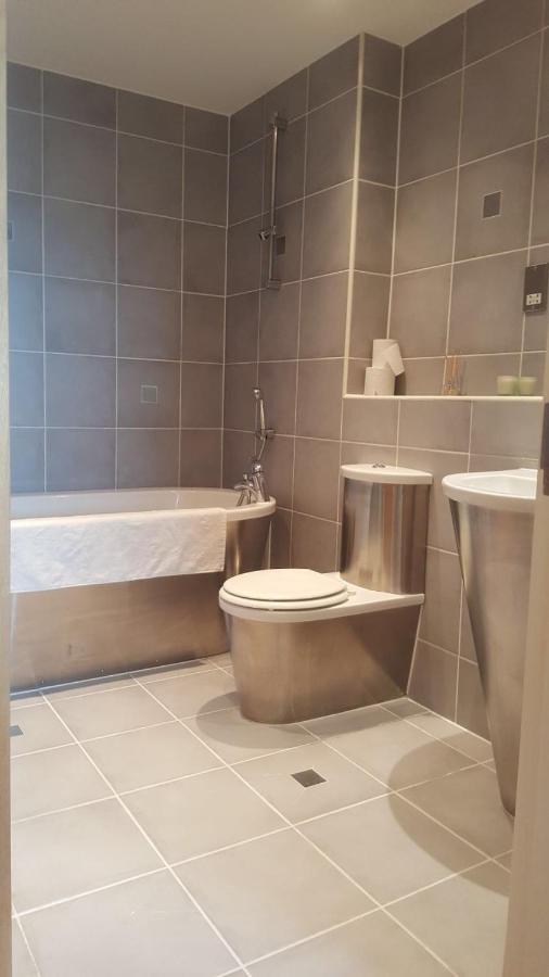 Sky Night Serviced Apartments Cardiff Buitenkant foto