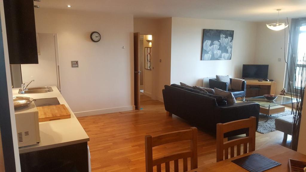 Sky Night Serviced Apartments Cardiff Buitenkant foto