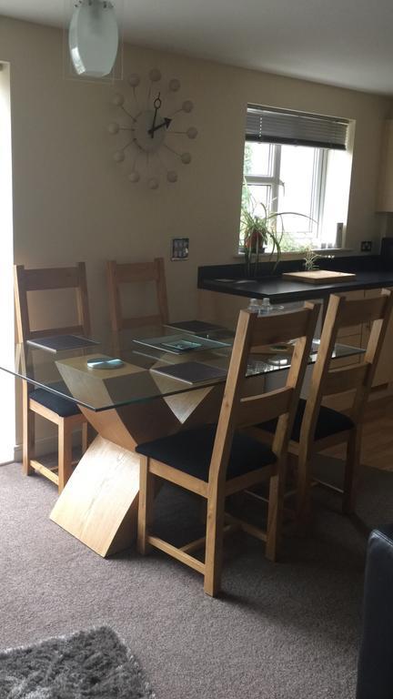 Sky Night Serviced Apartments Cardiff Buitenkant foto