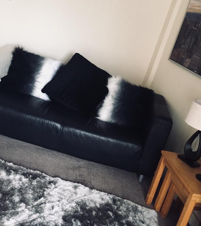 Sky Night Serviced Apartments Cardiff Buitenkant foto