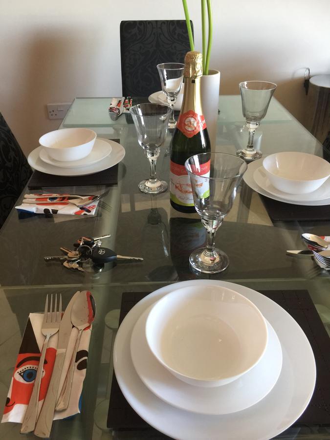 Sky Night Serviced Apartments Cardiff Buitenkant foto