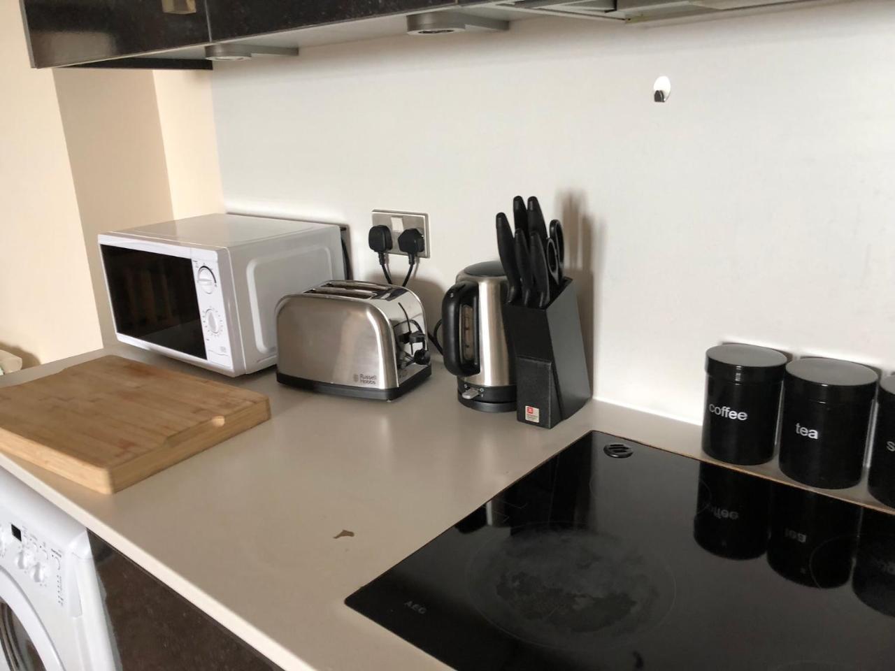 Sky Night Serviced Apartments Cardiff Buitenkant foto
