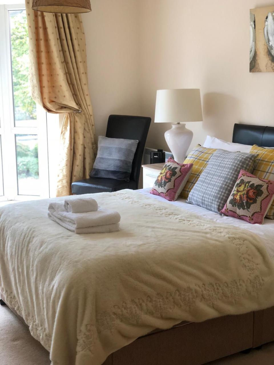 Sky Night Serviced Apartments Cardiff Buitenkant foto